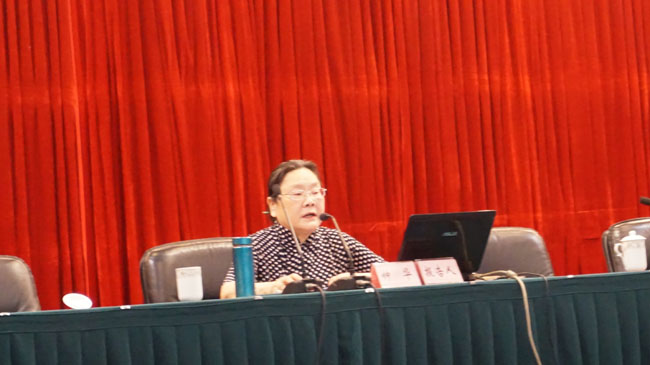 農工黨四川省委黨史資料編纂工作組副組長鐘華  作報告.JPG