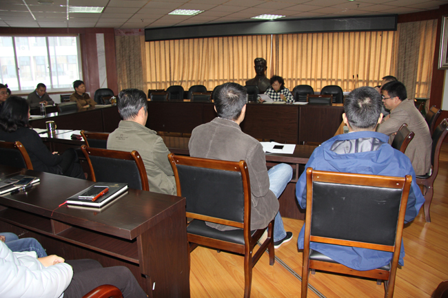 10.31 農(nóng)工黨四川省委機關(guān)集體學習中共十八屆六中全會精神.JPG