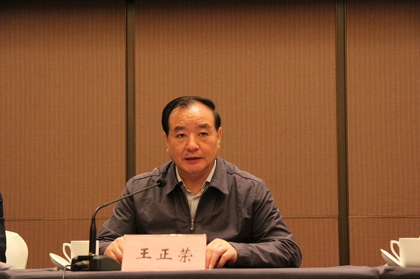農工黨四川省委主委、省政協副主席王正榮出席會議并講話.JPG