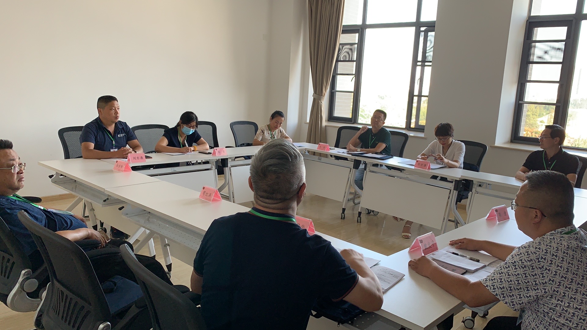 小組討論.jpg