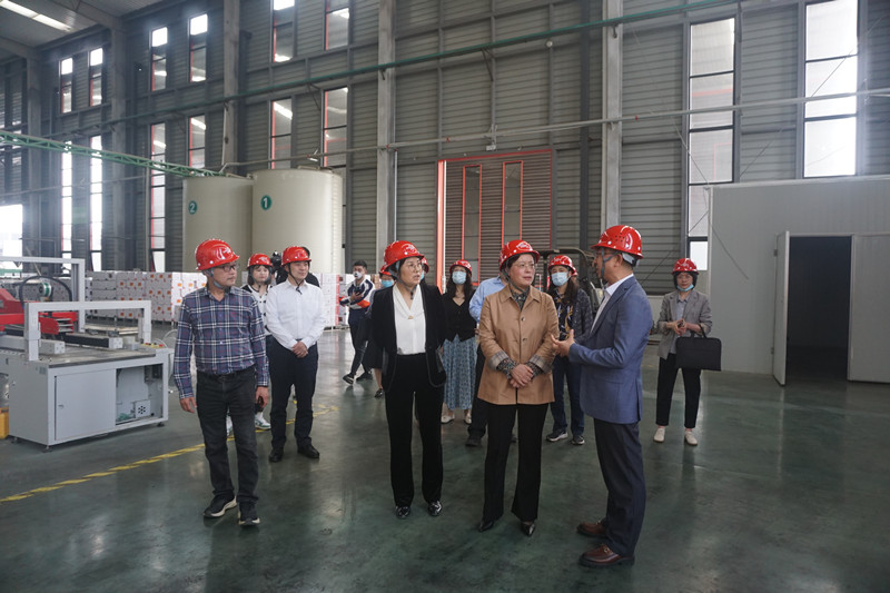 朱莉常委考察吉隆達生物科技集團有限公司生物化工車間1_副本.jpg